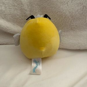 Bee squshmallow
